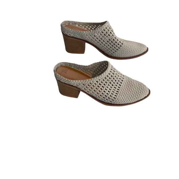 Time And Tru Womens Beige Heels Round Toe Shoes Sz 10 M Slip On Clogs EUC - Picture 2 of 14